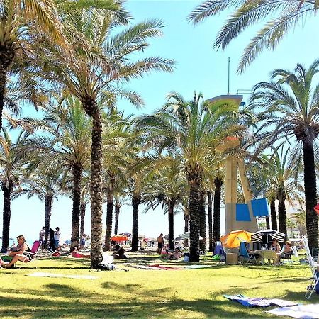 La Carihuela - Apartamento De 3 Dormitorios -A 300Mtrs De La Playa Torremolinos Luaran gambar