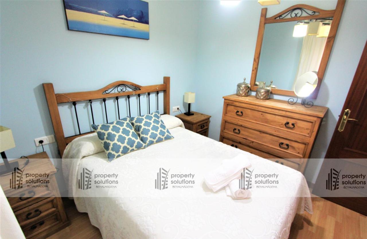 La Carihuela - Apartamento De 3 Dormitorios -A 300Mtrs De La Playa Torremolinos Luaran gambar
